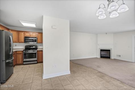 40 Cobblestone Court Schenectady NY 12306
