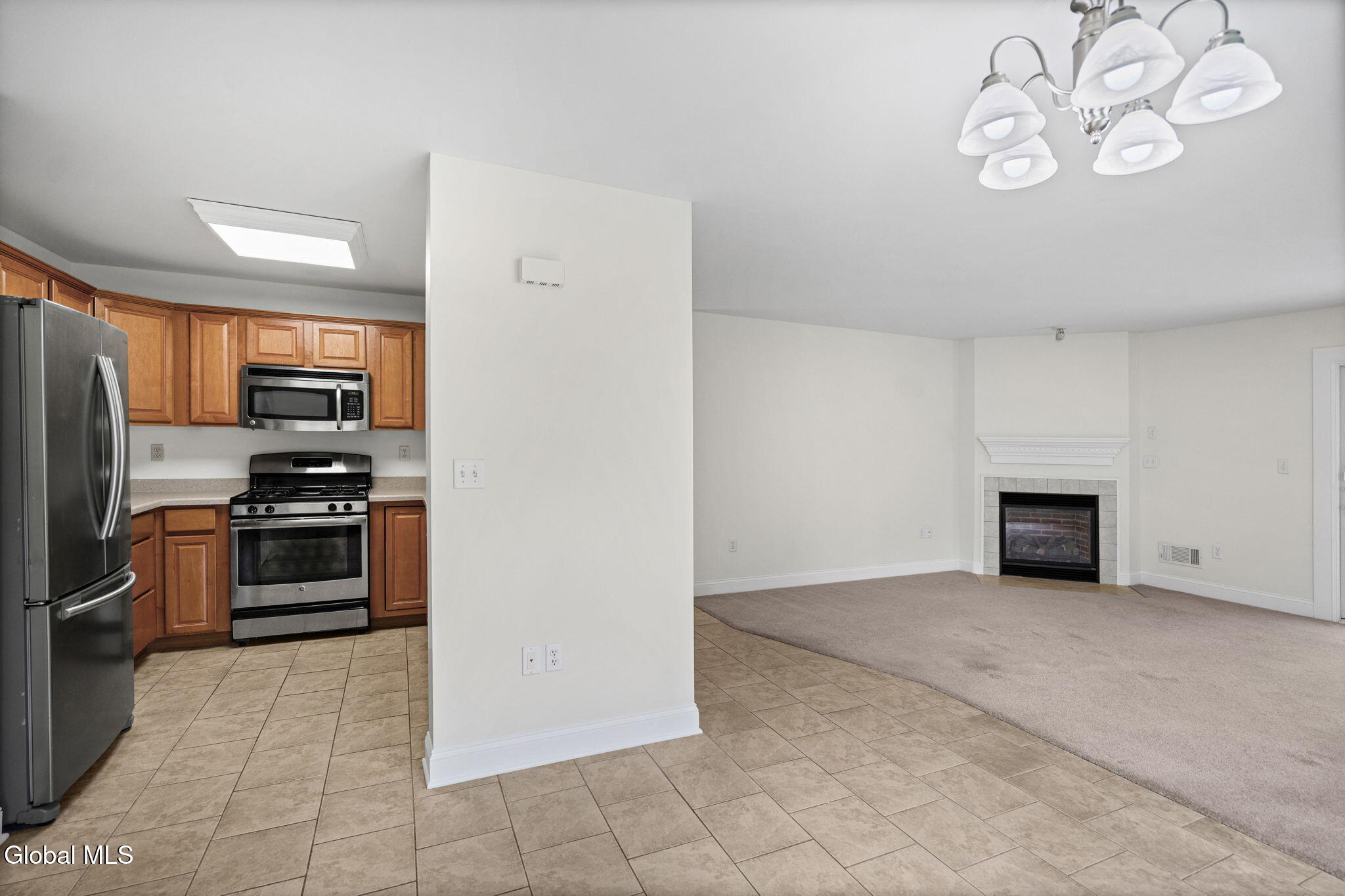 40 Cobblestone Court Schenectady NY 12306