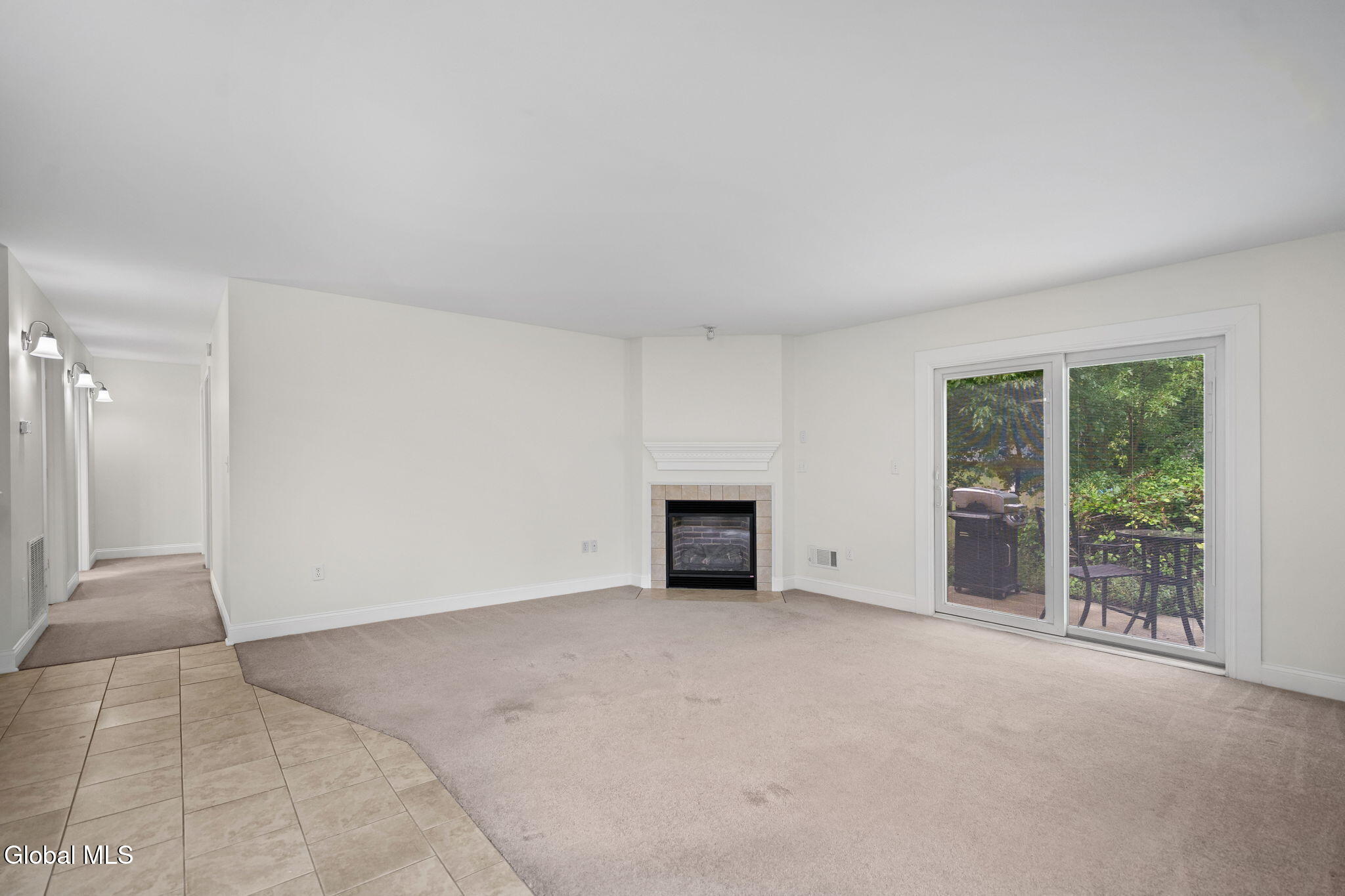 40 Cobblestone Court Schenectady NY 12306
