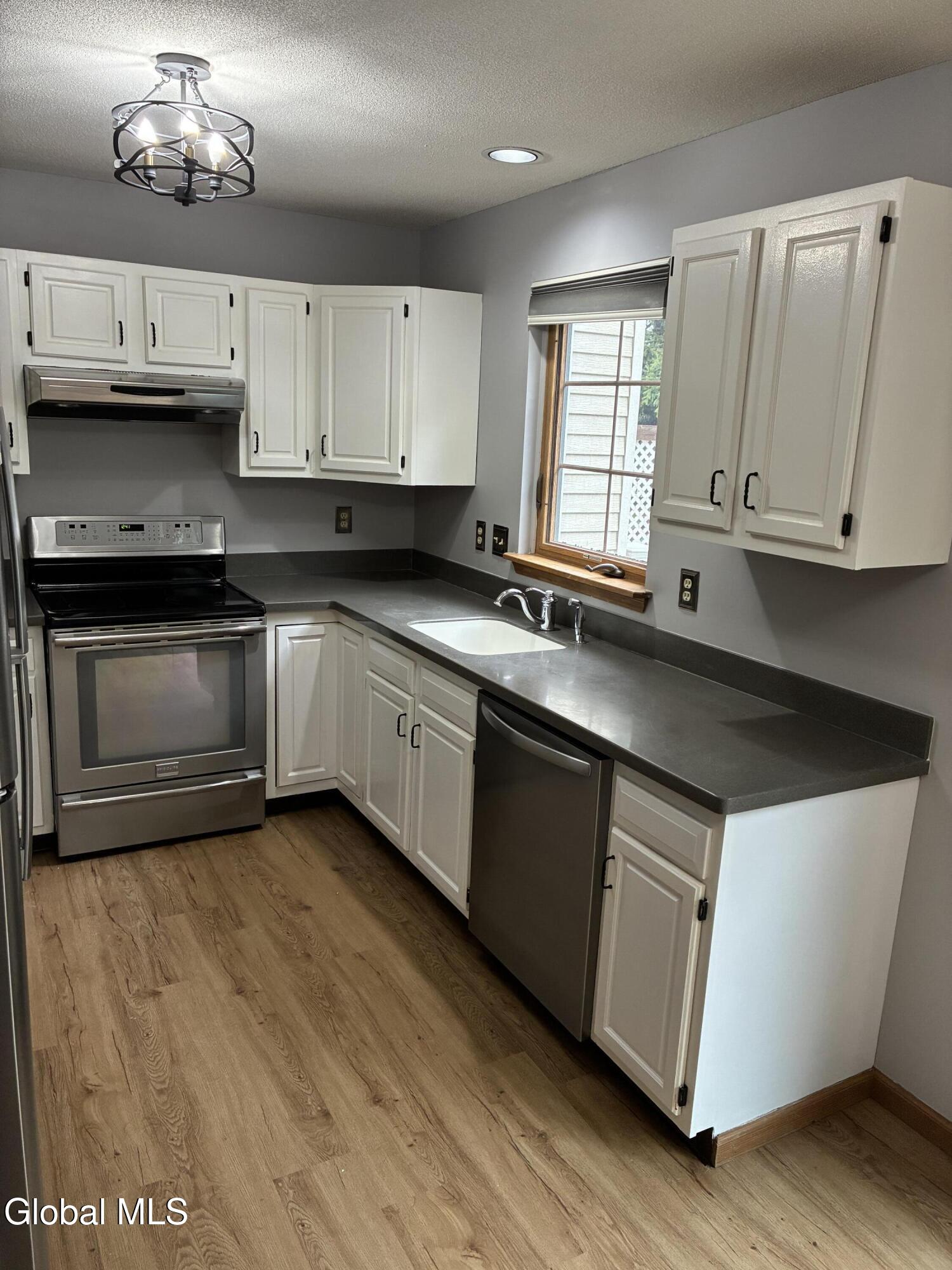 25 Stratton Circle Troy NY 12182
