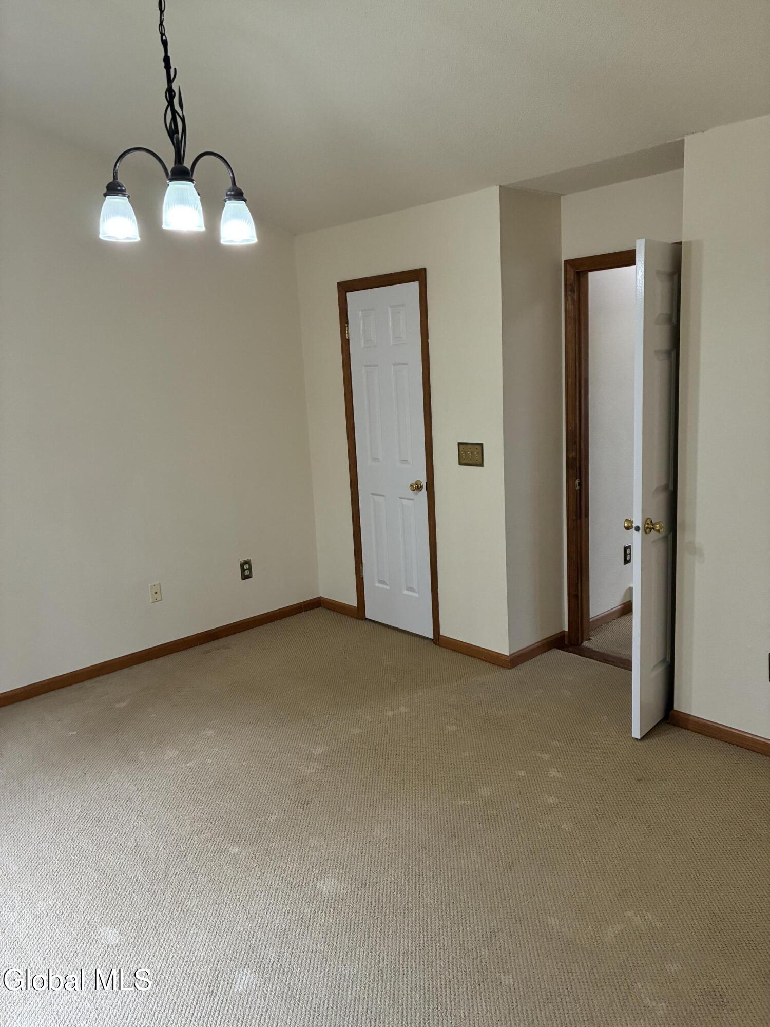 25 Stratton Circle Troy NY 12182