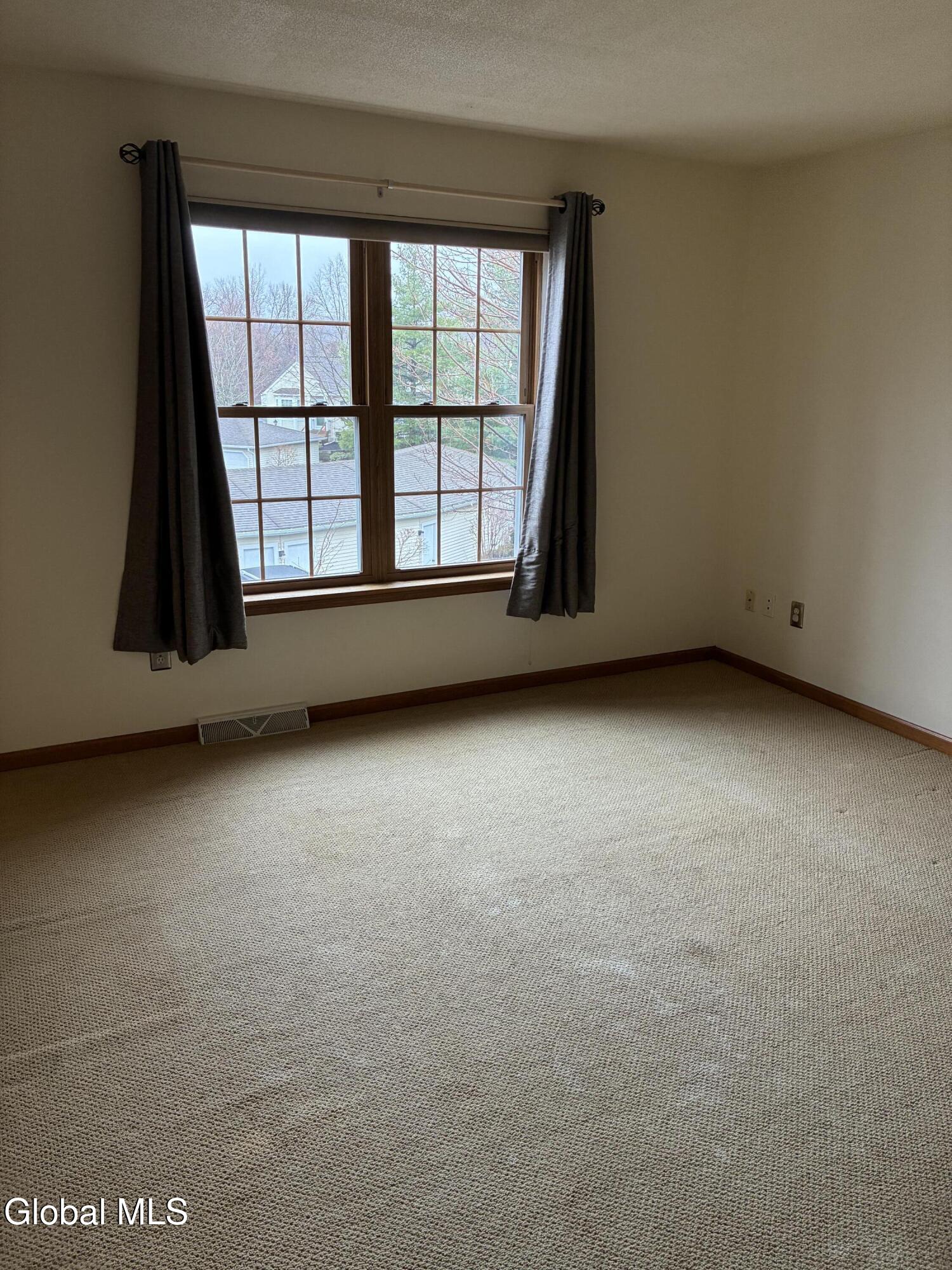 25 Stratton Circle Troy NY 12182