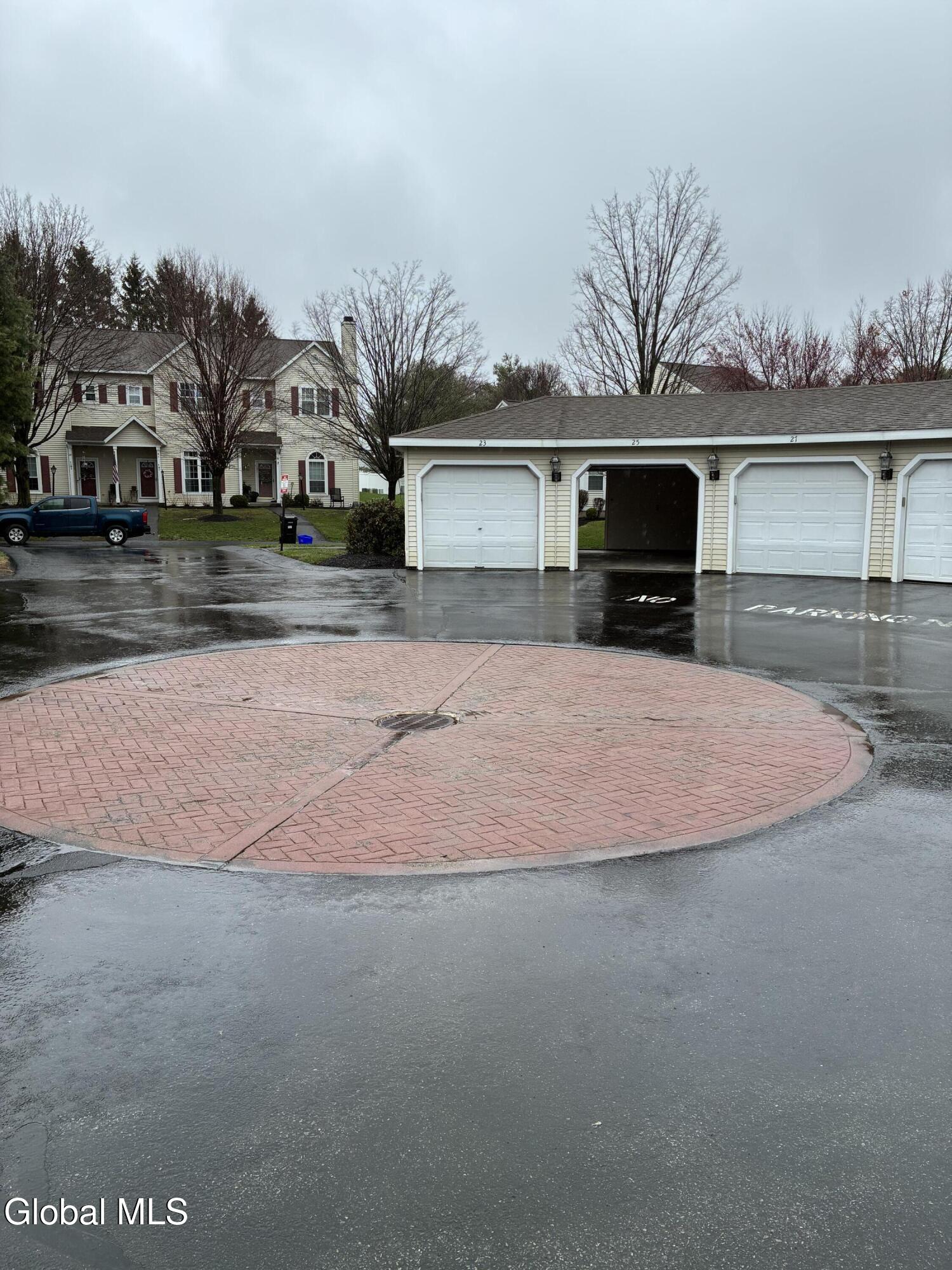 25 Stratton Circle Troy NY 12182