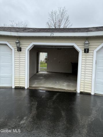 25 Stratton Circle Troy NY 12182