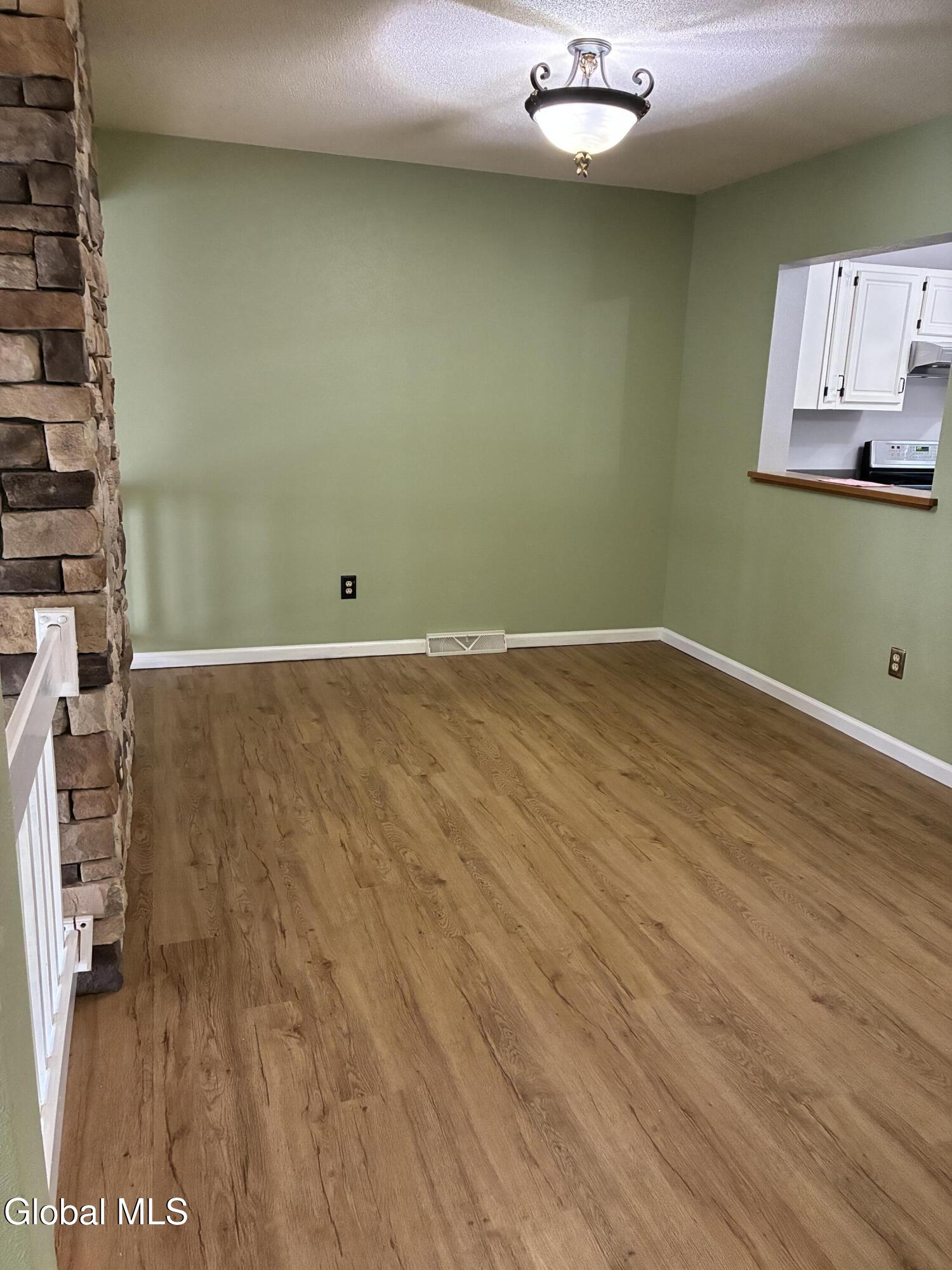 25 Stratton Circle Troy NY 12182