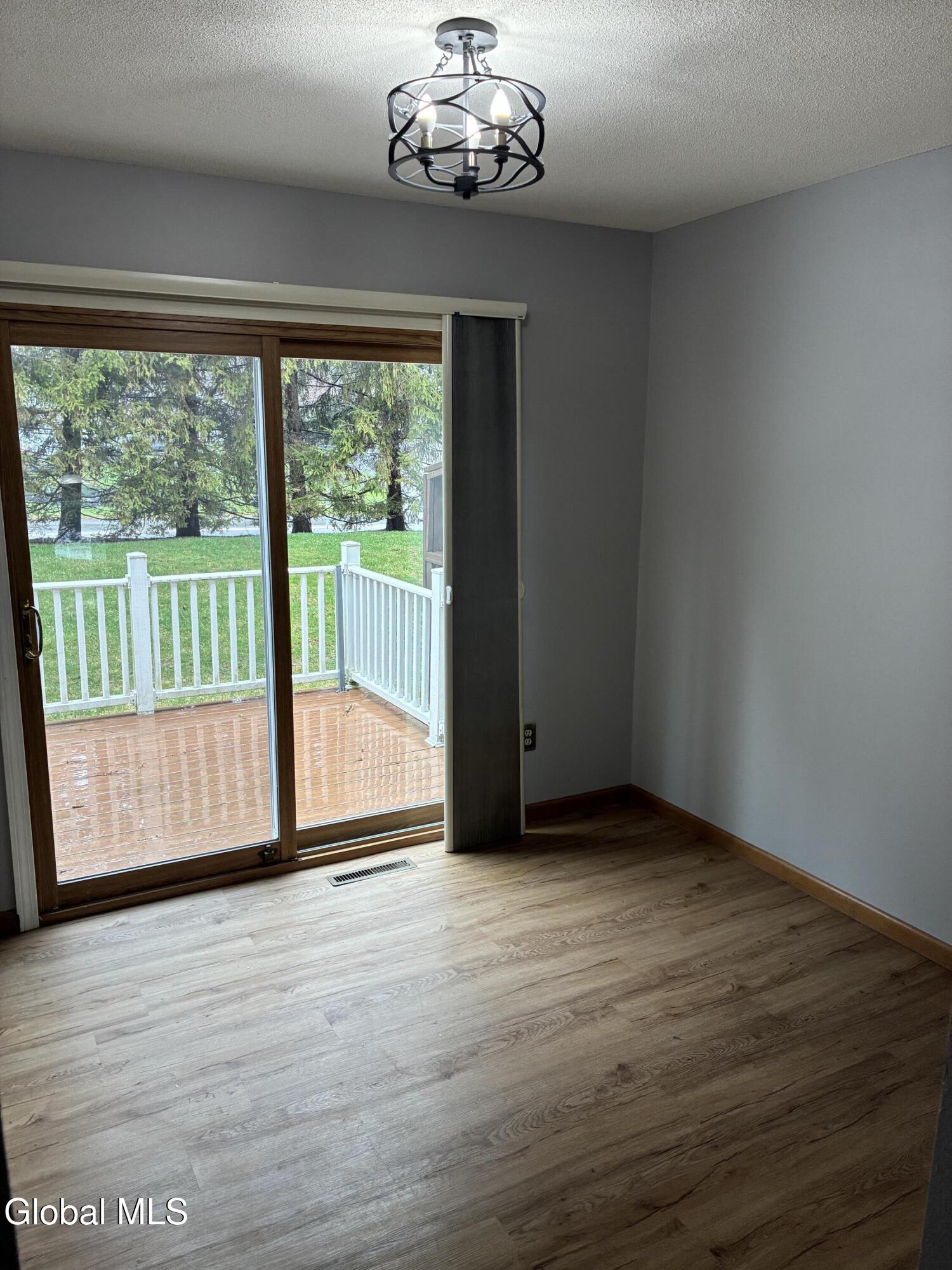 25 Stratton Circle Troy NY 12182