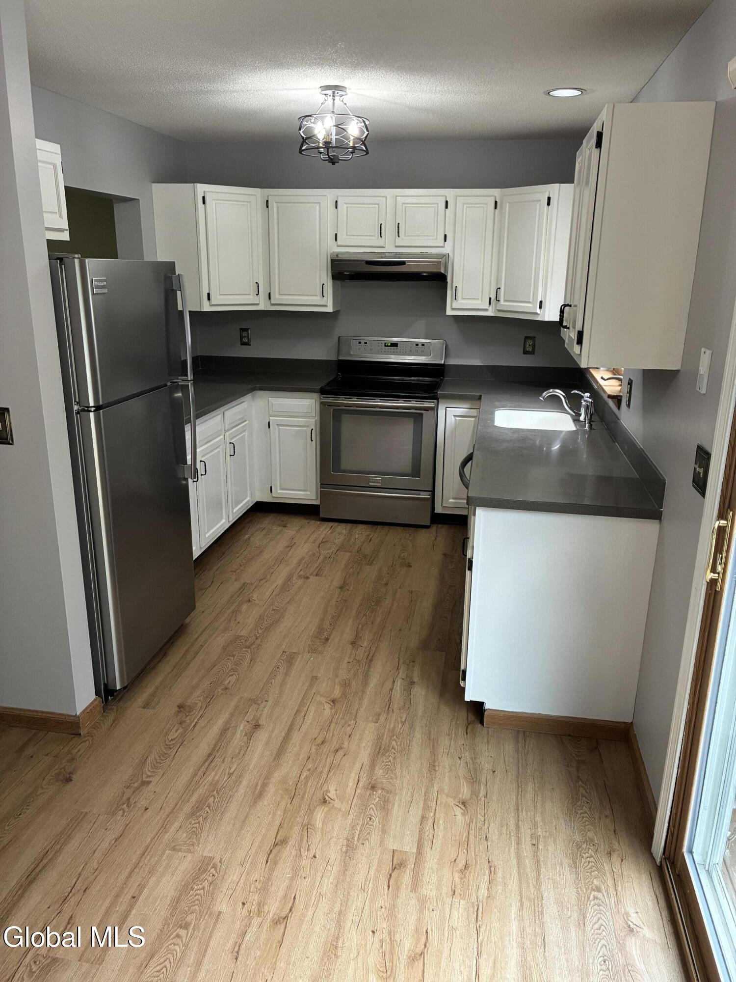 25 Stratton Circle Troy NY 12182