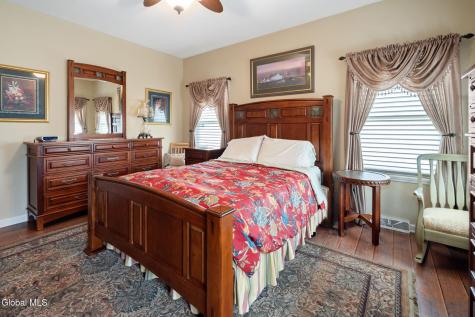 534 Northend Drive Schenectady NY 12308