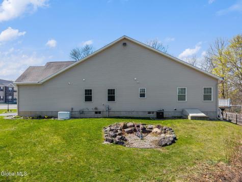 534 Northend Drive Schenectady NY 12308
