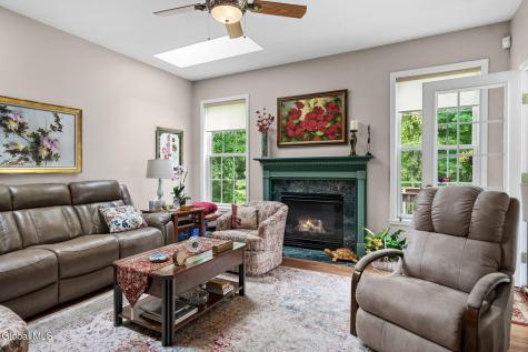 49 Oakmont Street Niskayuna NY 12309