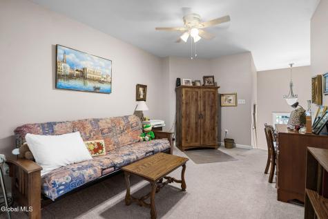 49 Oakmont Street Niskayuna NY 12309