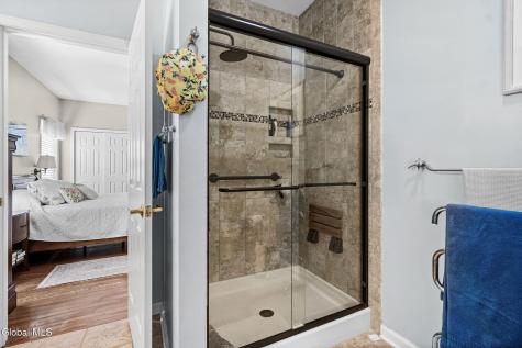 49 Oakmont Street Niskayuna NY 12309
