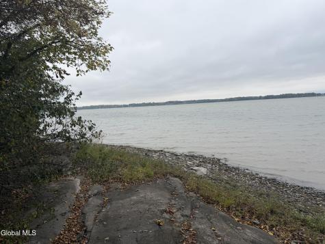 L28.000 Bridge Road Crown Point NY 12928