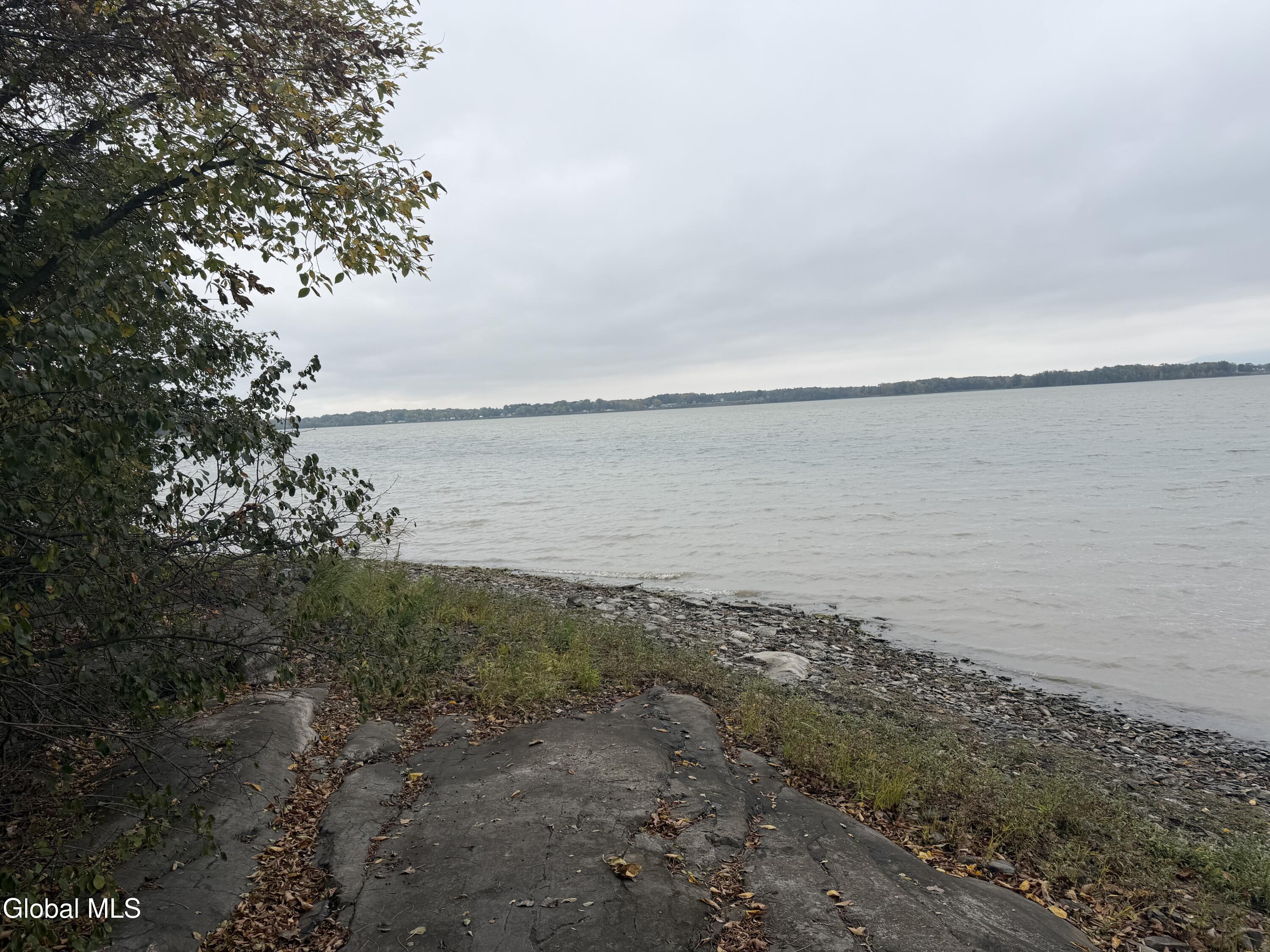 L28.000 Bridge Road Crown Point NY 12928