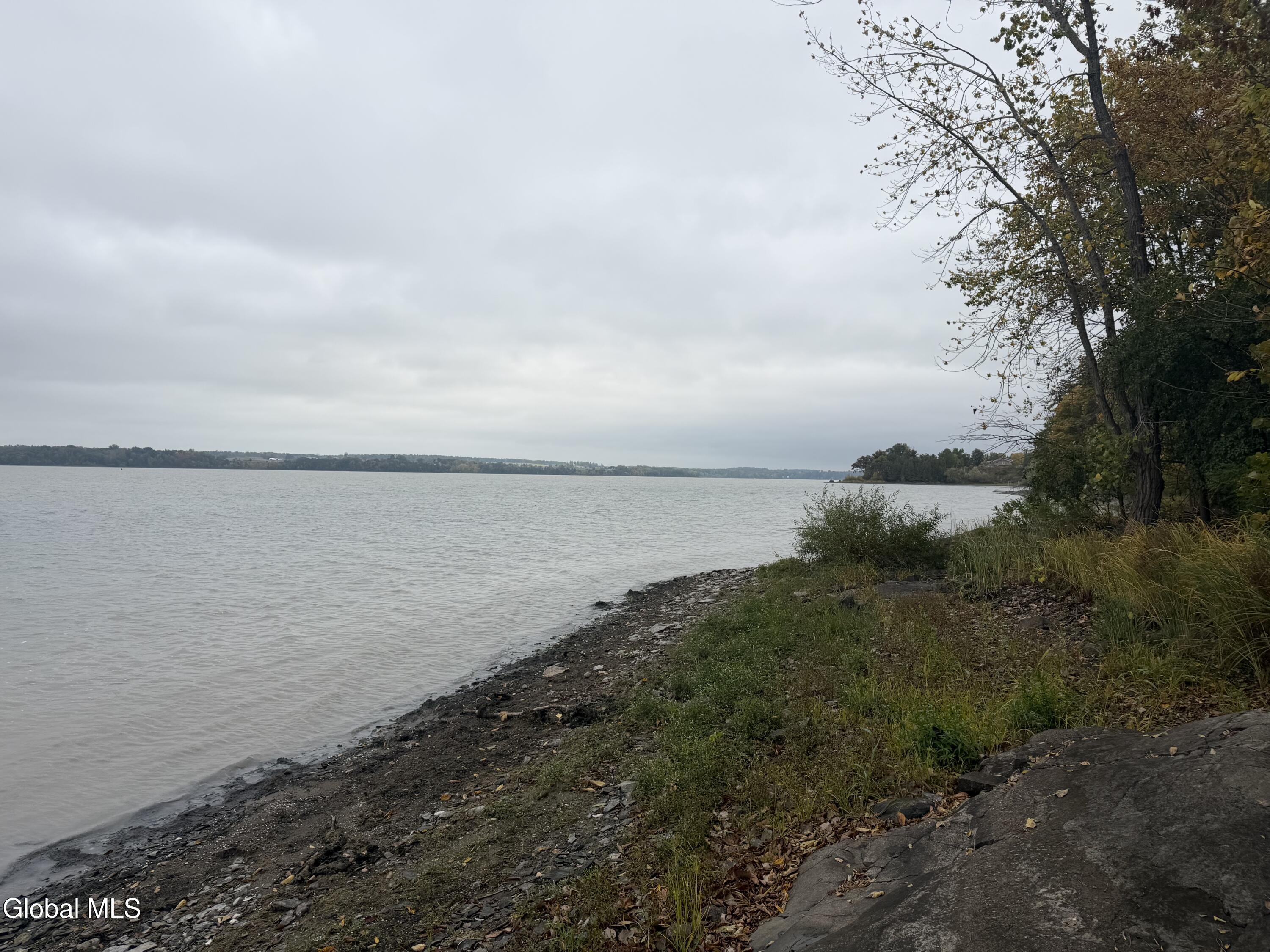 L28.000 Bridge Road Crown Point NY 12928