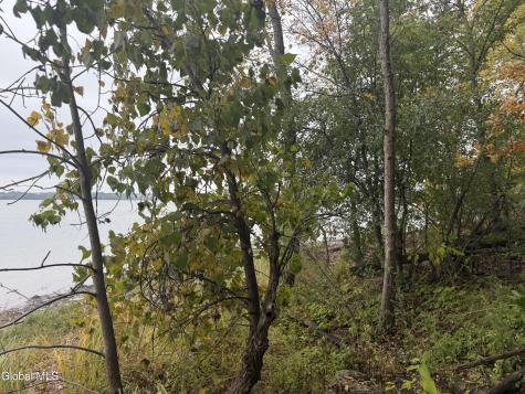 L28.000 Bridge Road Crown Point NY 12928