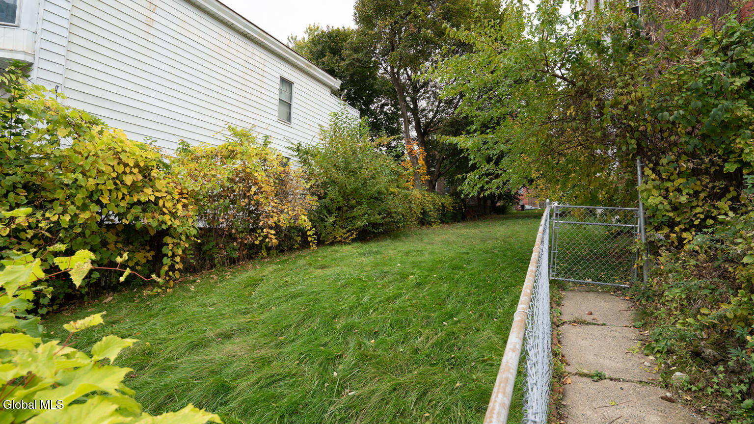 196 8th Street Troy NY 12180