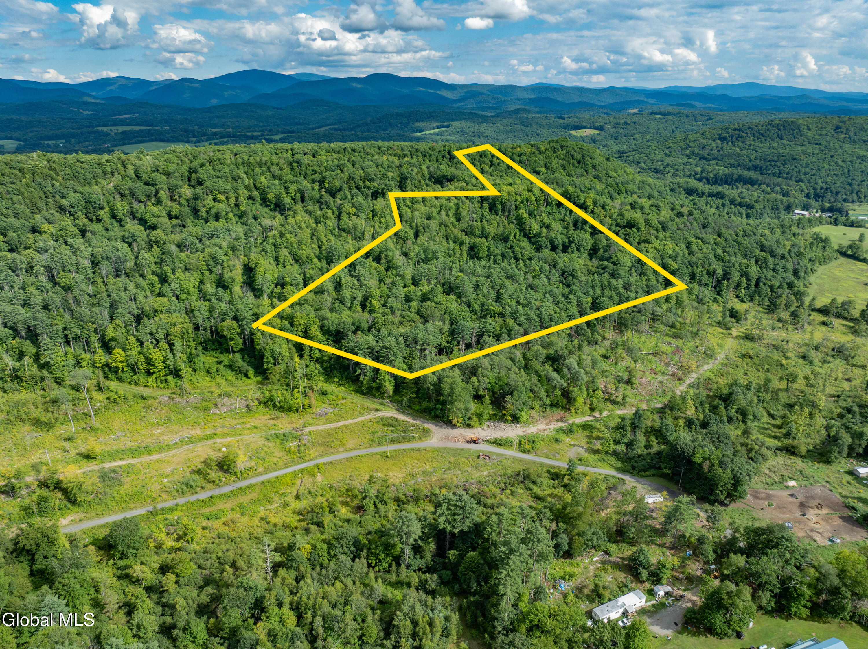 L4 Middle Rd/e Off Salem NY 12865
