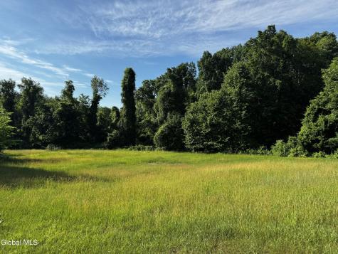 L39.113 Vosburgh Road Mechanicville NY 12118