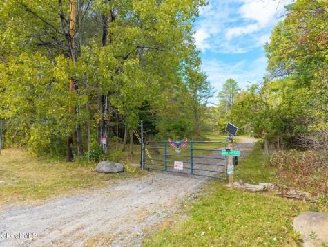 332 Hammondtown Road Amsterdam NY 12010