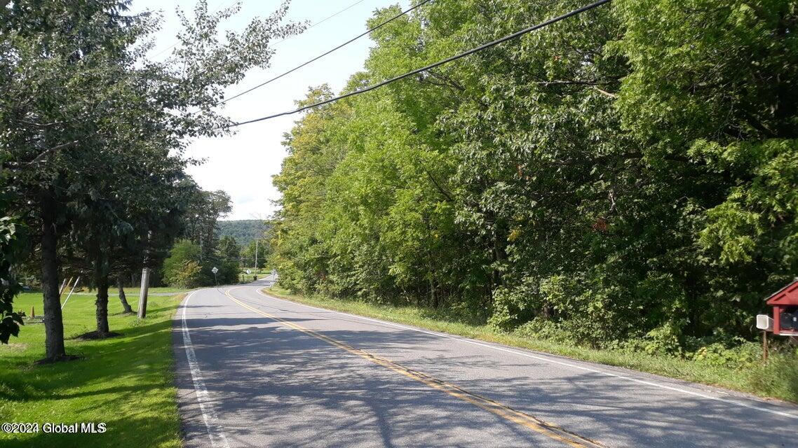 L40 Tarrytown Road Feura Bush NY 12067