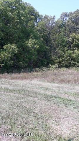 L40 Tarrytown Road Feura Bush NY 12067
