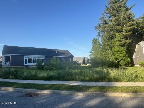 51 Vettura Court Malta NY 12020