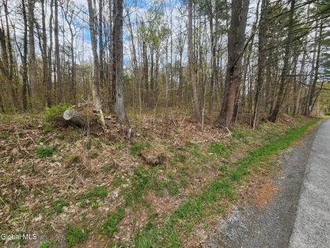 L 27 Ny 2 Grafton NY 12082