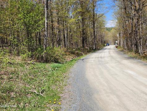 L 27 Ny 2 Grafton NY 12082