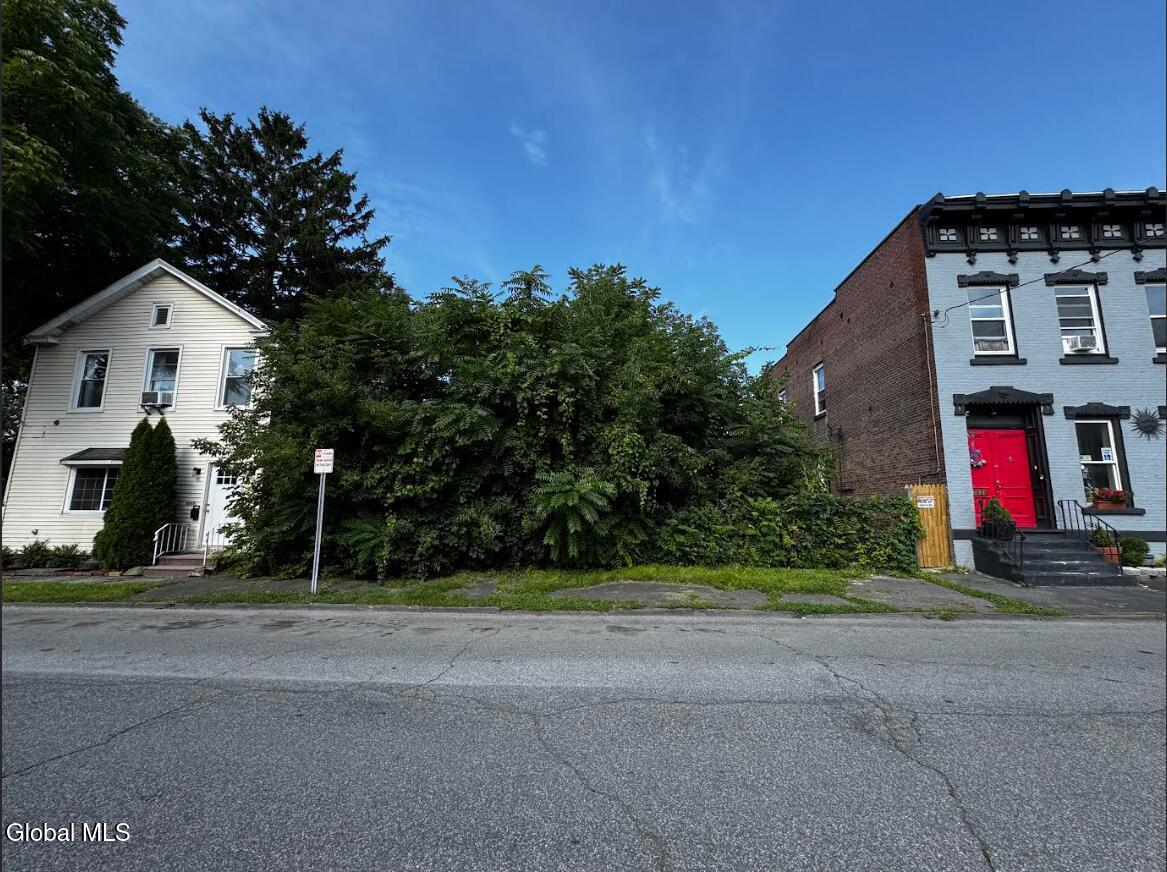 1037 6th Avenue Troy NY 12180