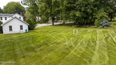 L70 N Circular North Street Saratoga Springs NY 12866