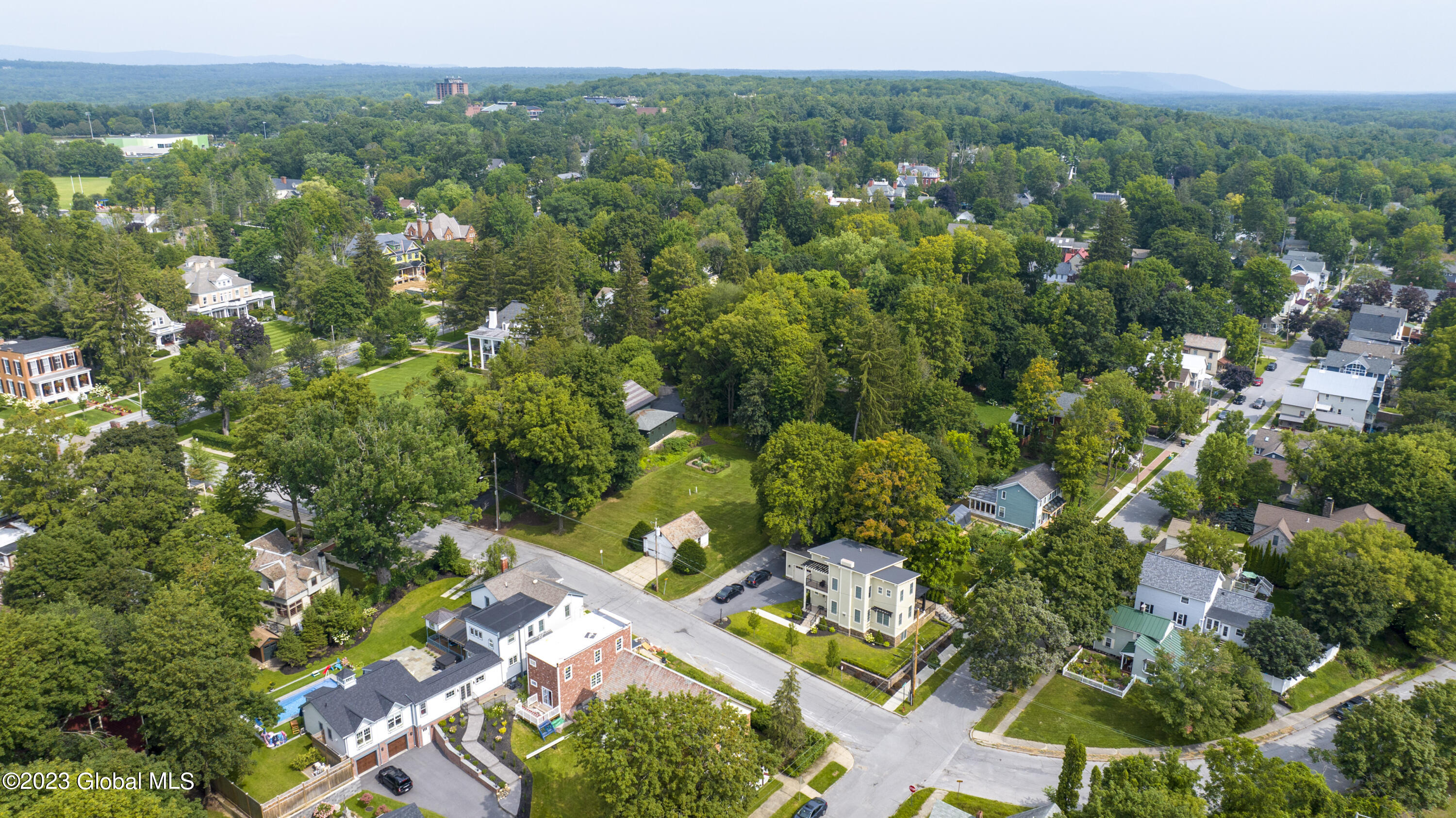 L70 N Circular North Street Saratoga Springs NY 12866