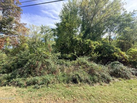 L27 Dusenberry Lane Troy NY 12180
