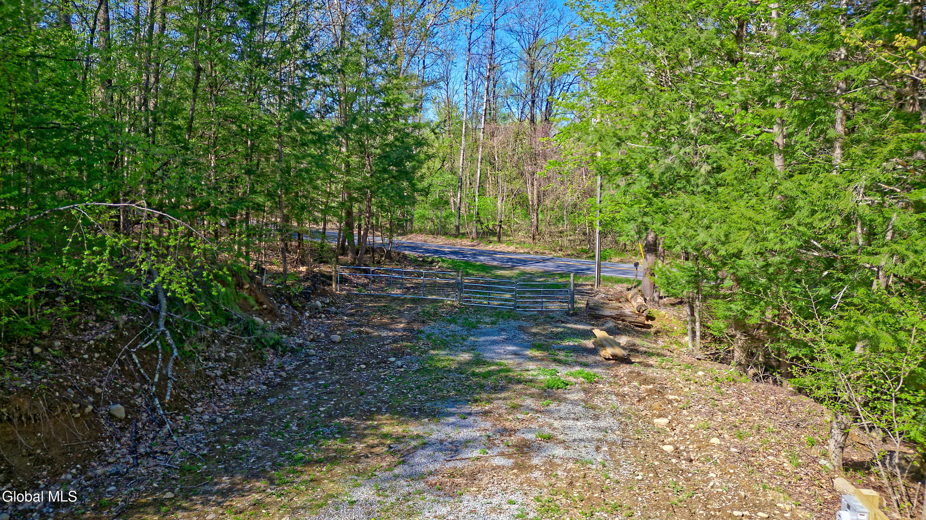 77 King Road Middle Grove NY 12850