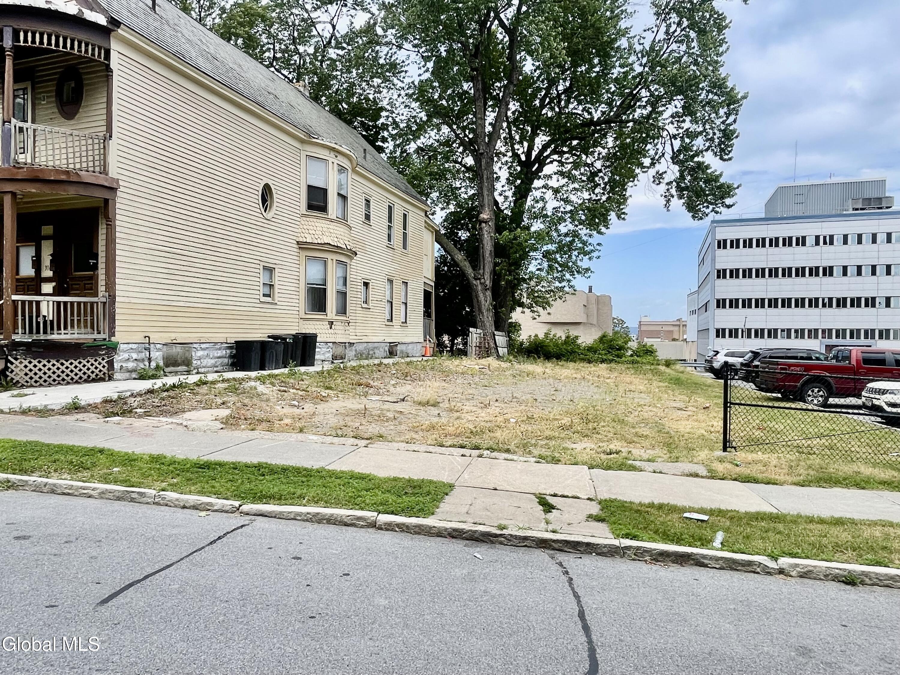 312 Georgetta Dix Plaza Schenectady NY 12307