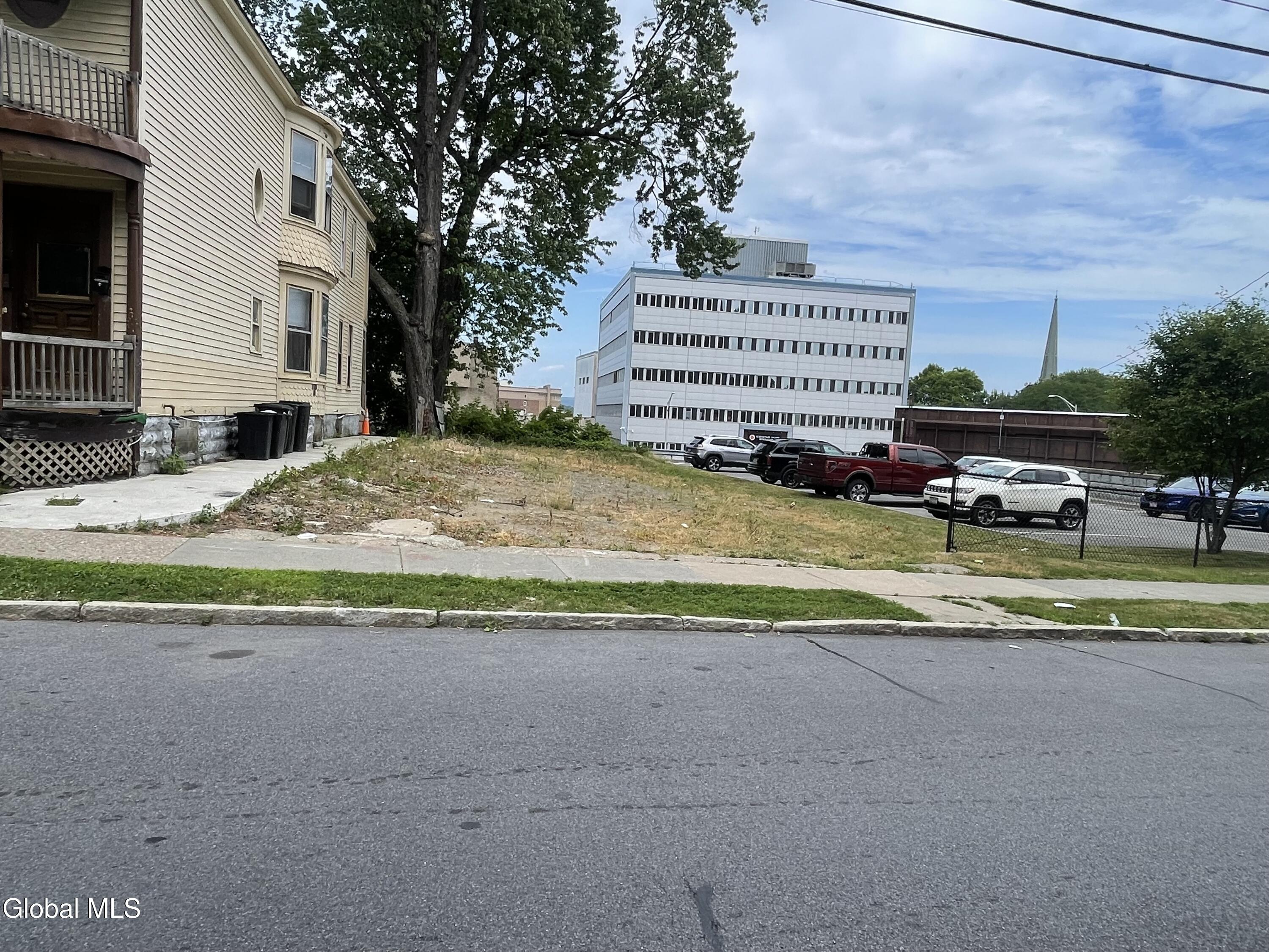 312 Georgetta Dix Plaza Schenectady NY 12307