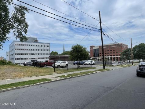 312 Georgetta Dix Plaza Schenectady NY 12307