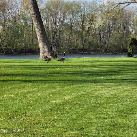 26 Starboard Way Schaghticoke NY 12154