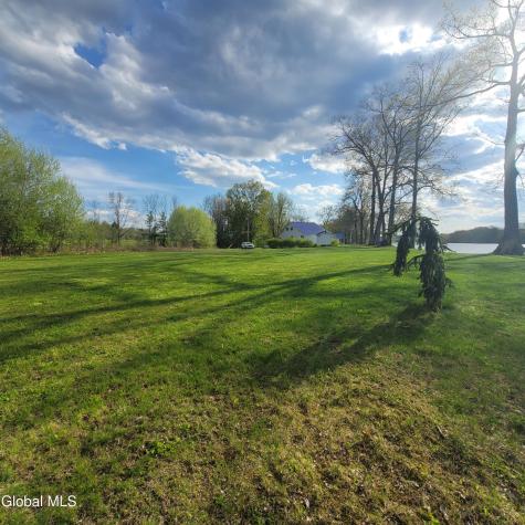 26 Starboard Way Schaghticoke NY 12154