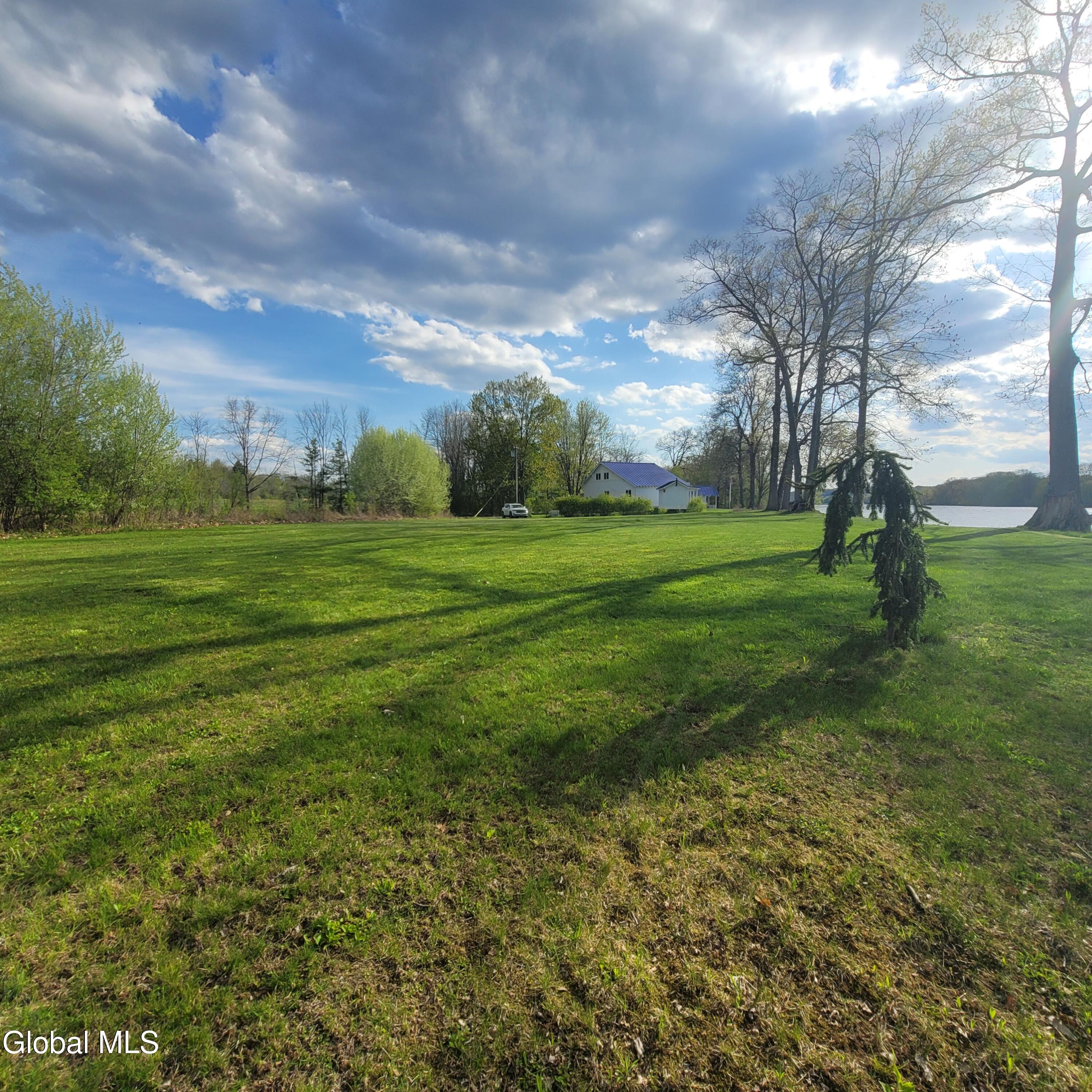 26 Starboard Way Schaghticoke NY 12154