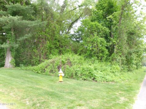 13 Pinecrest Drive Schenectady NY 12309