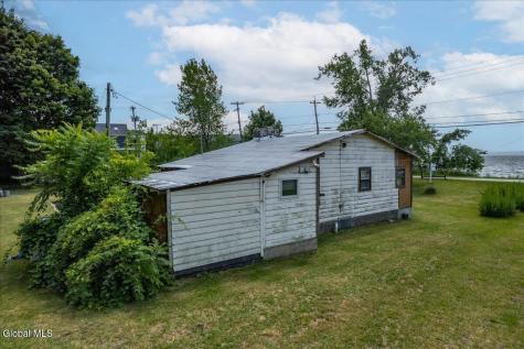 1318 Nys Rt 9p Saratoga Springs NY 12866