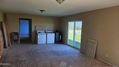 377 Zarcarco Road Amsterdam NY 12010