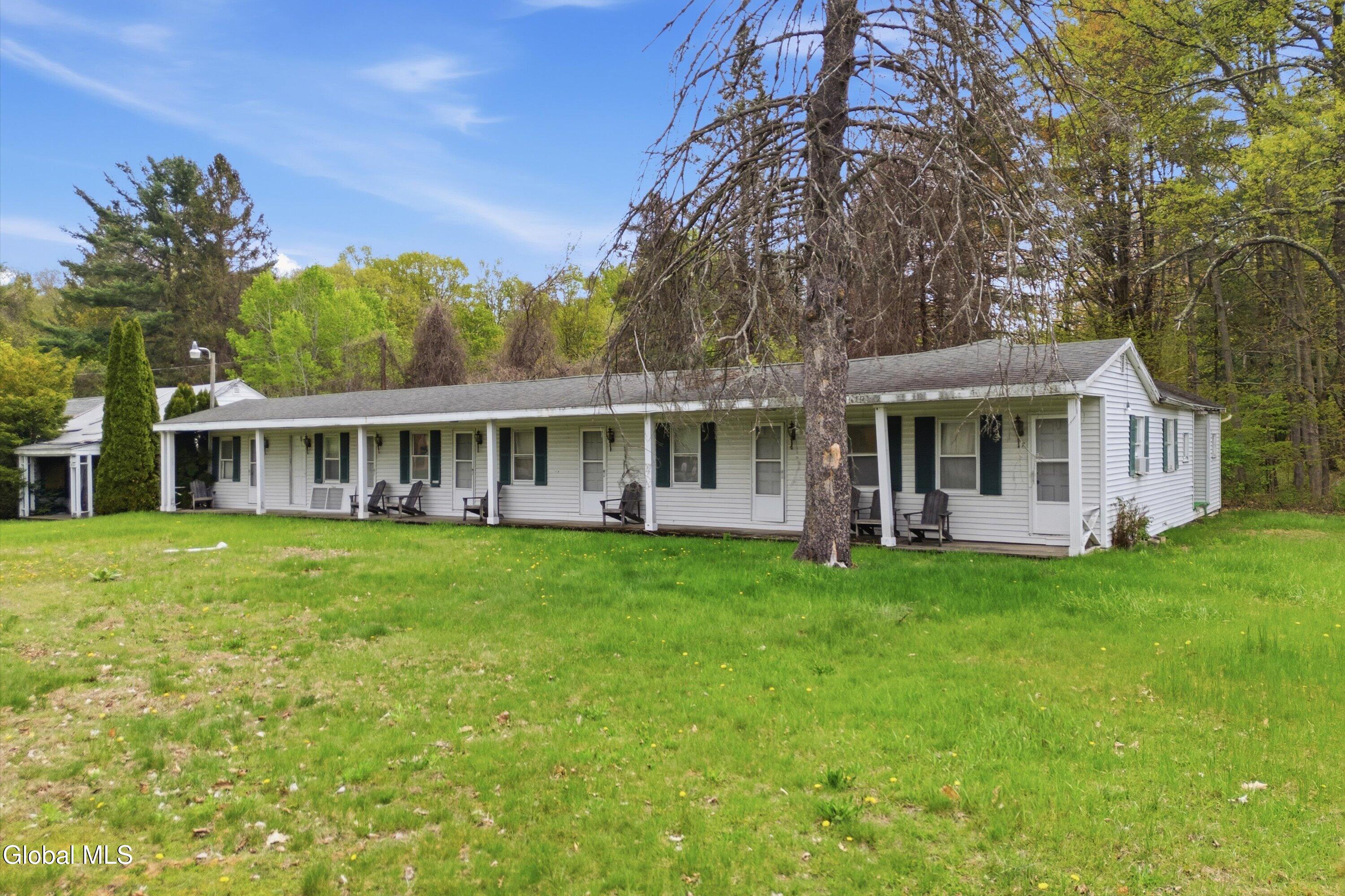 2595-2599 U.s. 9 Malta NY 12020