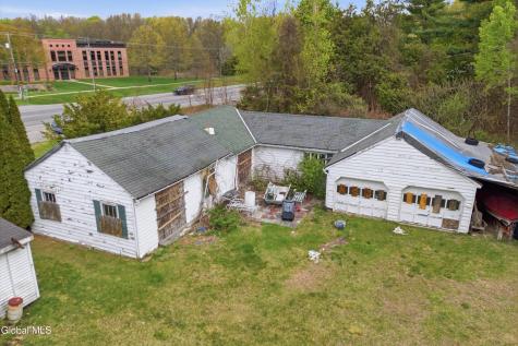 2595-2599 U.s. 9 Malta NY 12020