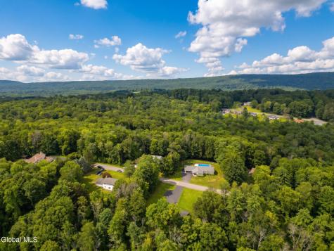 132 Wesskum Woods Road Gloversville NY 12078