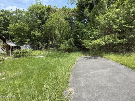 660 4th Street Troy NY 12180