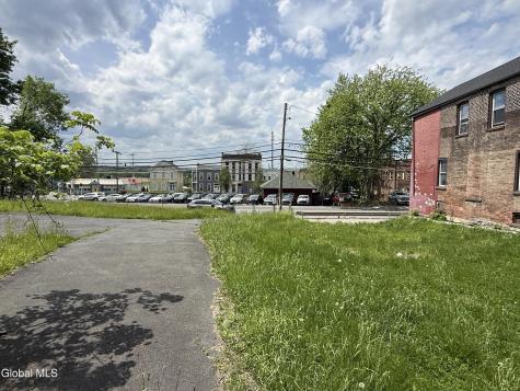 660 4th Street Troy NY 12180
