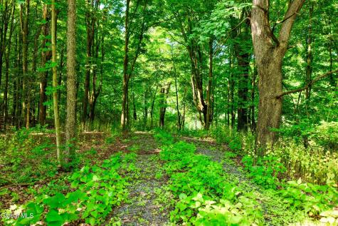2620 New York 9h Kinderhook NY 12106