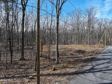 8 Nacy Road Queensbury NY 12804